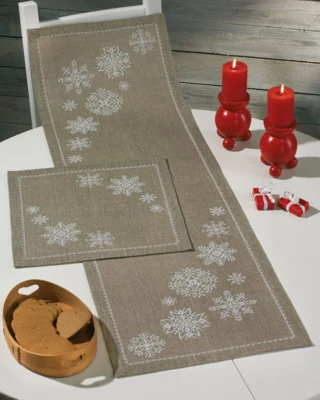Kit per ricamo Fiocco di neve su lino 38 x 122 cm