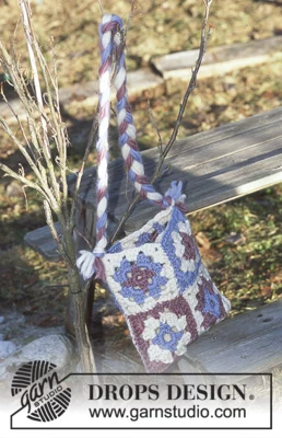 12-53 Snow Gnome Bag by DROPS Design