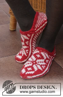 Holly Jolly Steps by DROPS Design