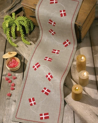 Kit per Ricamo Tovaglia di Compleanno 33 x 119 cm