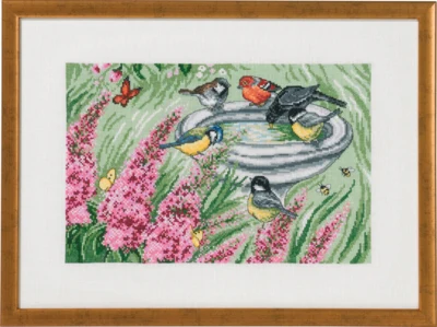 Kit da Ricamo Il Bagno degli Uccelli in Giardino R5350 47 x 34 cm
