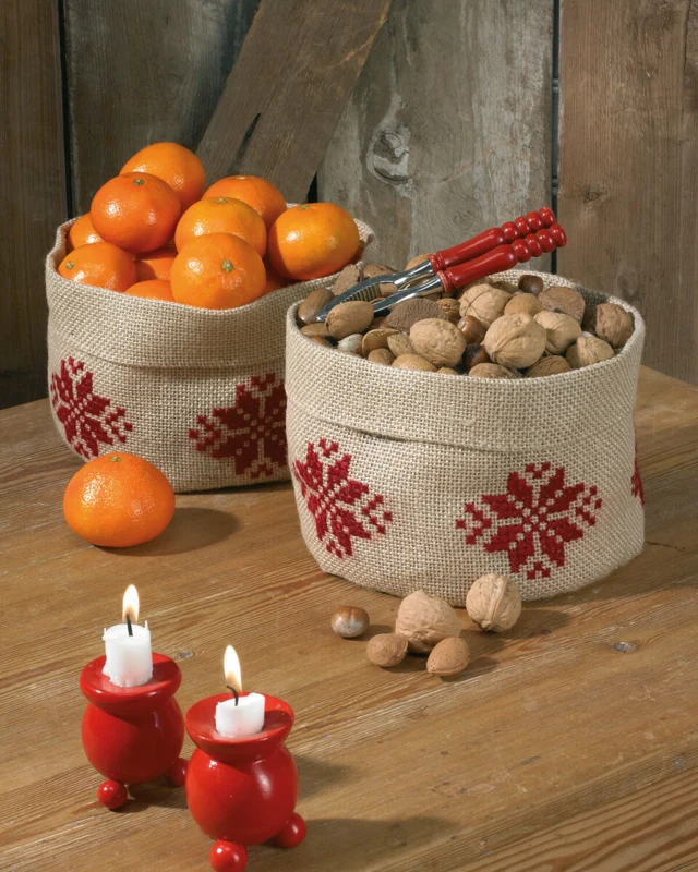 Kit per ricamo Cestino con stelle 21 x 15 cm