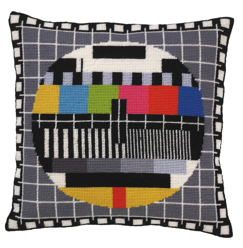 Kit Ricamo Cuscino a Mezzo Punto Immagine TV 35 x 36 cm