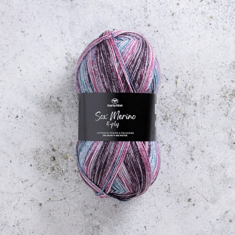 Svarta Fåret Sox Merino 4 ply 15 Realismo magico