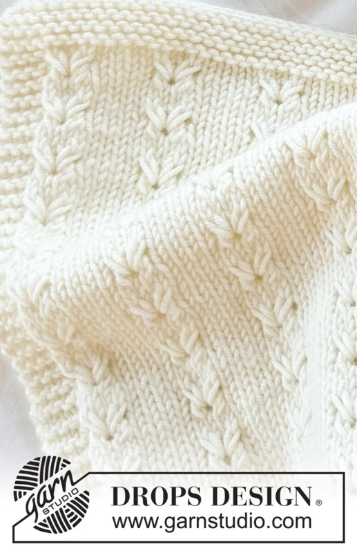 51-8 Snuggle Mist Blanket by DROPS Design