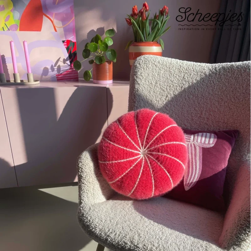 14188 Scheepjes Snowdrift Cushion
