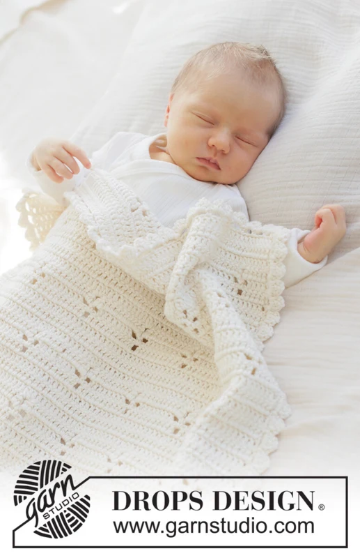 51-4 Feather Bloom Blanket by DROPS Design