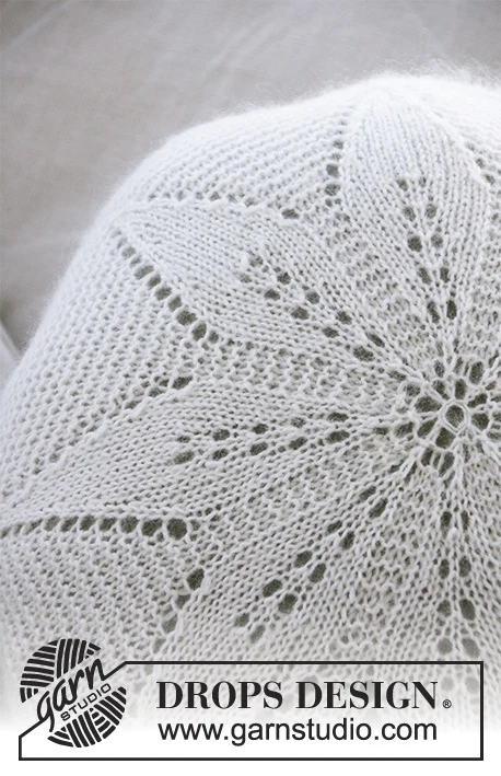 Cuscino a fiori bianchi di DROPS Design