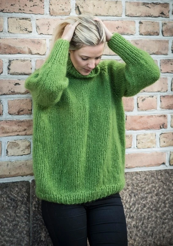 1694 Maglia oversize tinta unita con collo alto