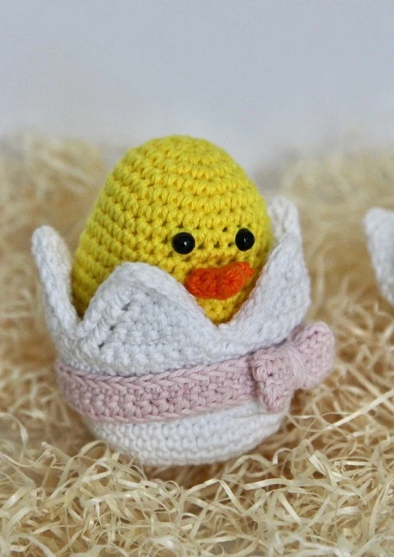 Pollo di Pasqua nelle uova