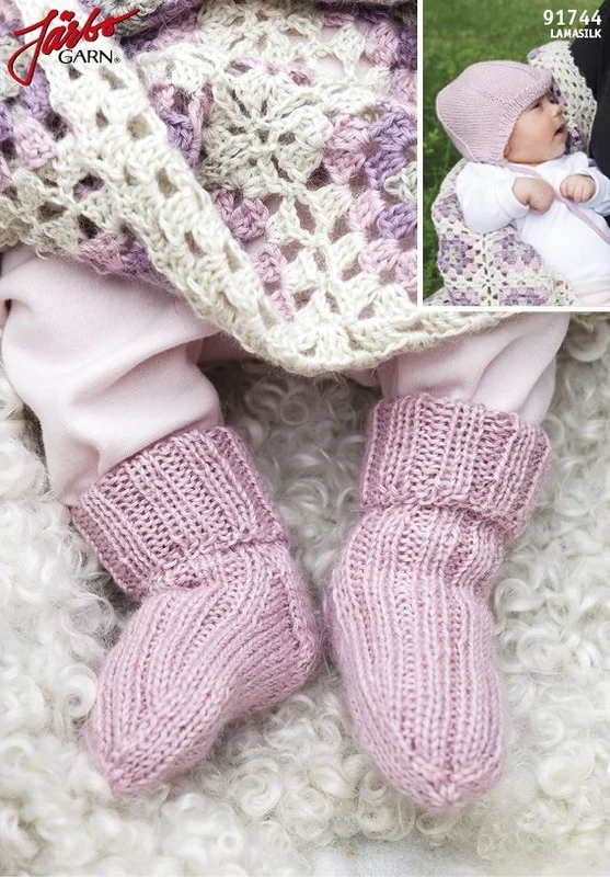 91744 Calzini e cappellino per bebè