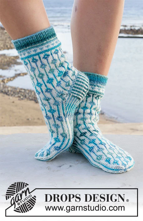 209-21 Diamond Seas by DROPS Design