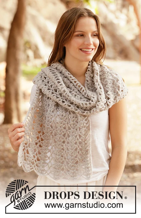 213-31 Garden Trails by DROPS Design
