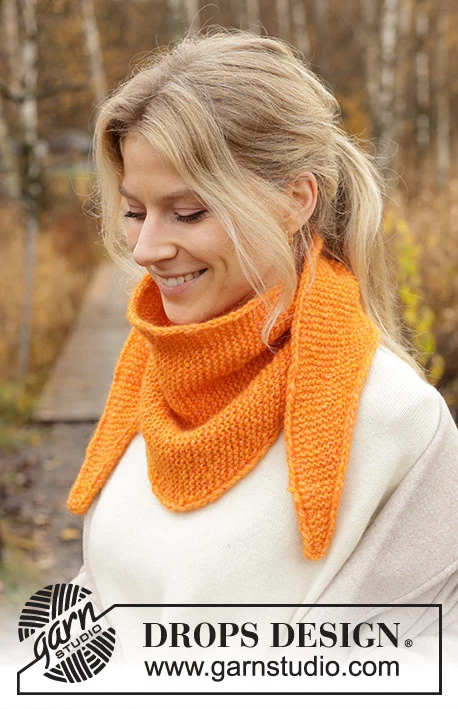 234-79 Cantaloupe Shawl by DROPS Design