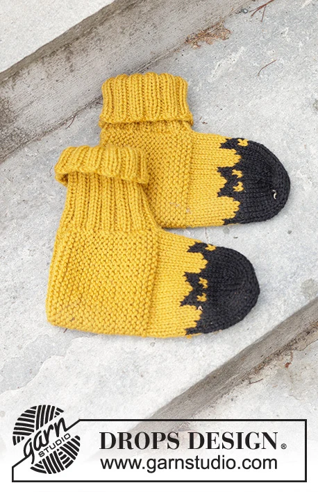 244-43 Holy Socks! by DROPS Design