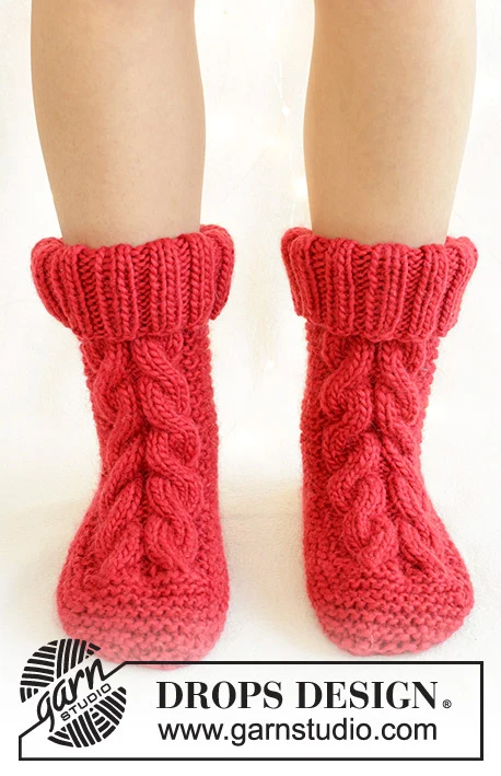 242-68 Jolly Cable Slippers by DROPS Design
