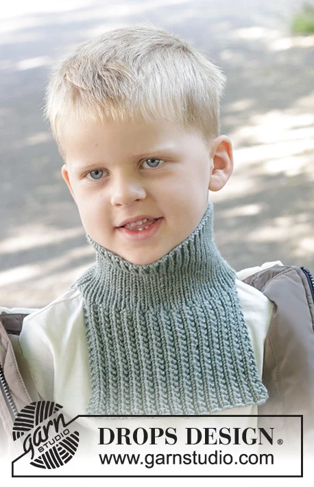 47-23 Trailhead Neck Warmer by DROPS Design