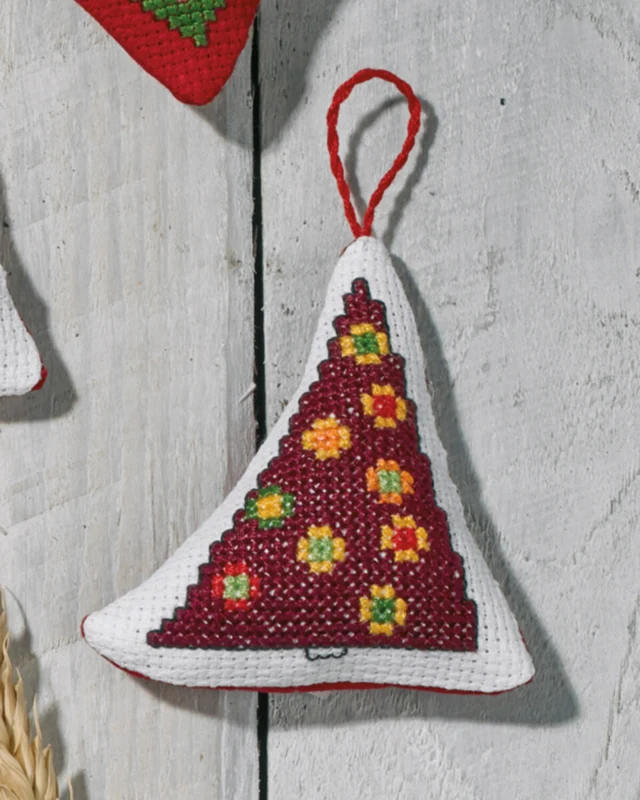Kit da ricamo Bordeaux albero di Natale 7 x 8 cm