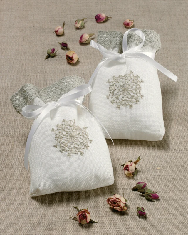 Kit da Ricamo Sacchetti Profumati Stella 2 pz 12 x 15 cm