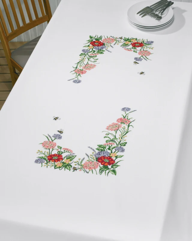 Kit Ricamo Fiori di Campo 140 x 230 cm