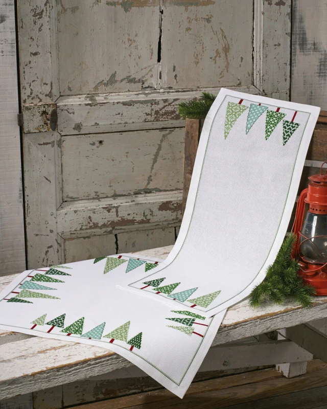 Kit da Ricamo Alberi di Natale in Fila 28 x 74 cm