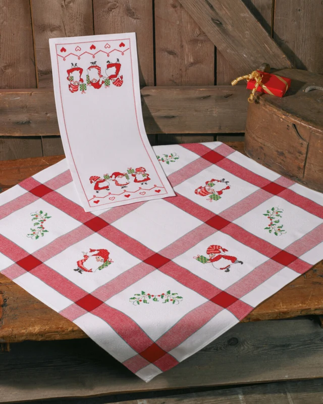 Kit da Ricamo Gnomi con Pacchetti 26 x 62 cm