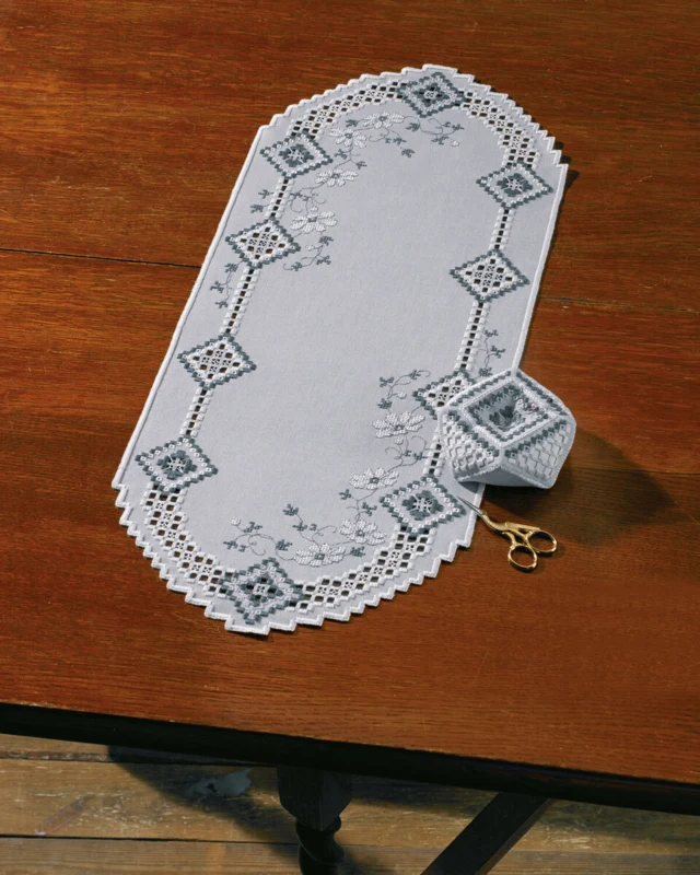 Kit Ricamo Hardanger in grigio 28x70 cm