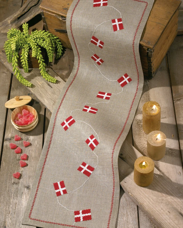 Kit per Ricamo Tovaglia di Compleanno 33 x 119 cm