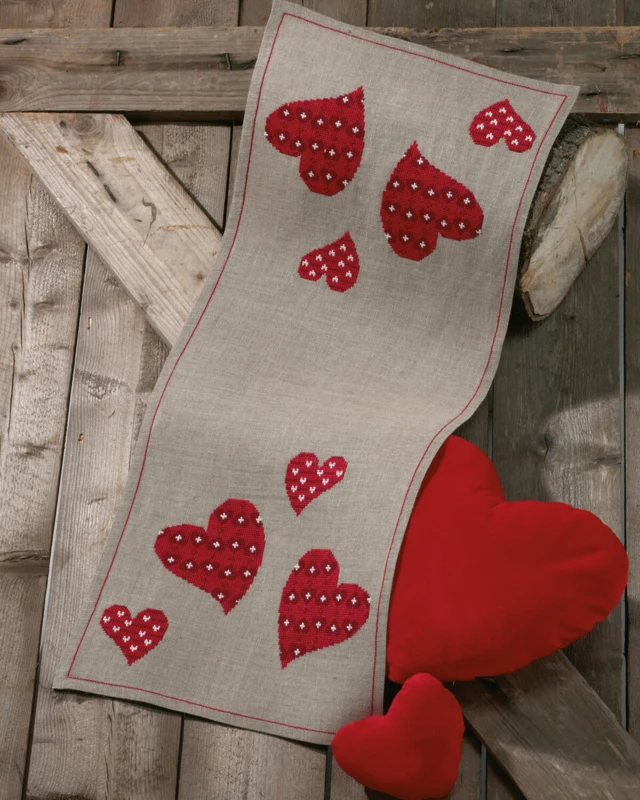 Kit da Ricamo Cuori Rossi 40 x 96 cm