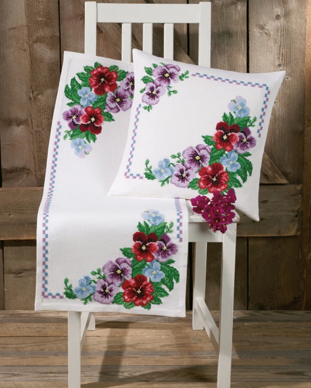 Kit Ricamo Viola del Pensiero 36 x 86 cm