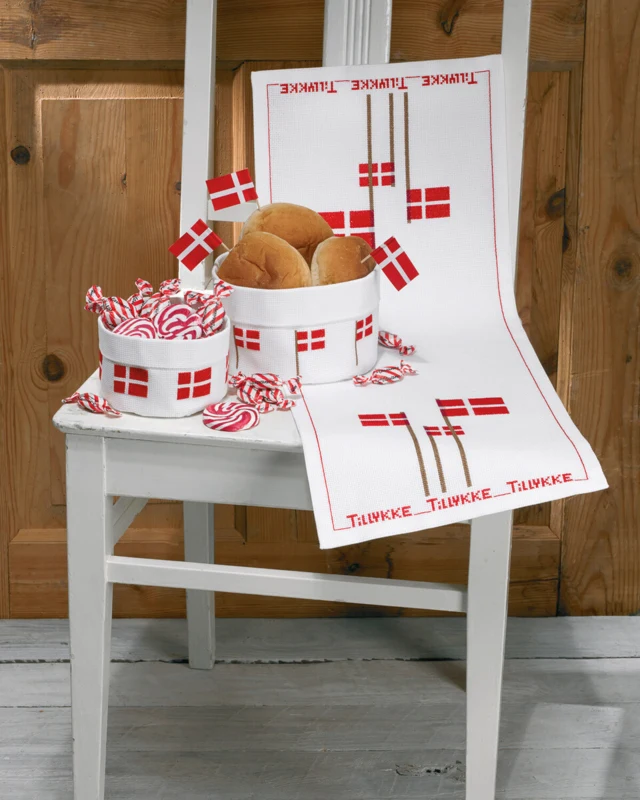 Kit Ricamo Congratulazioni Runner DK 25 x 64 cm