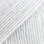 DROPS Fabel Uni Colour 126 Cielo pallido