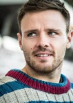 H1737 Ribstrikket herresweater med striber