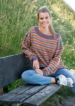 1804 Stribet sweater i fire farver