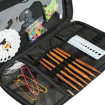 Borsa a tracolla con tasca con cerniera, nera